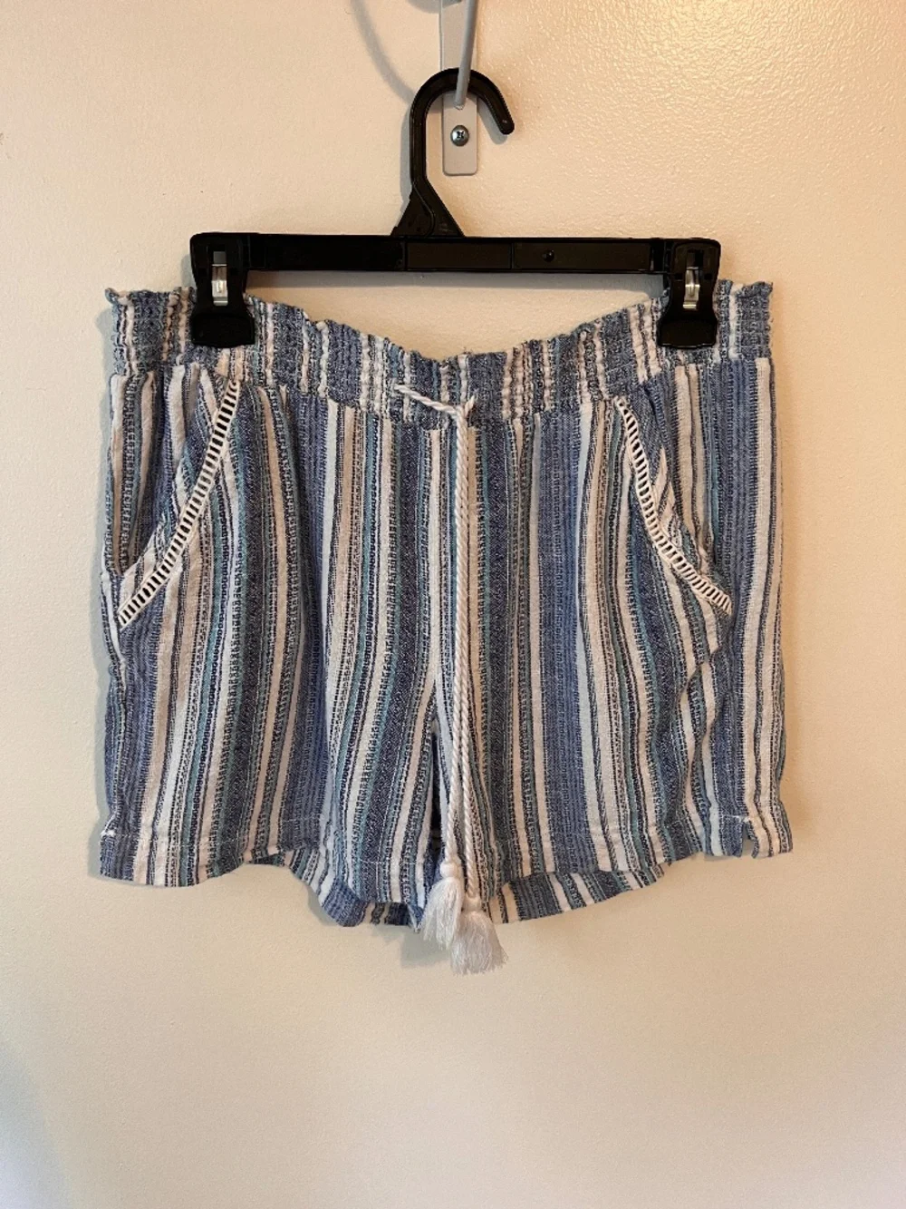 Briggs Blue and White Striped Linen Blend Shorts | Size M